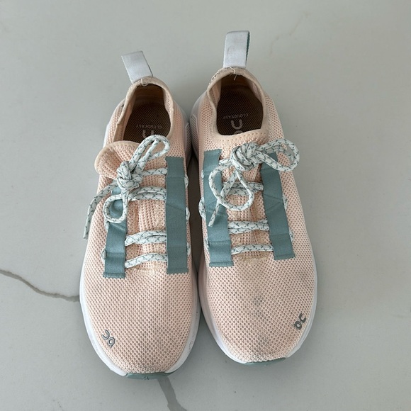 OC Tennis Shoes - Picture 1 of 3